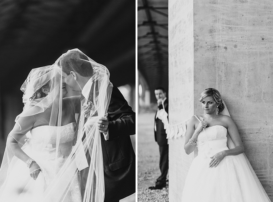 svatební fotografie novomanželů v dešti